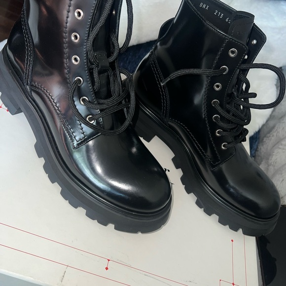 Black womens Lace-Up Boots - Picture 5 of 8